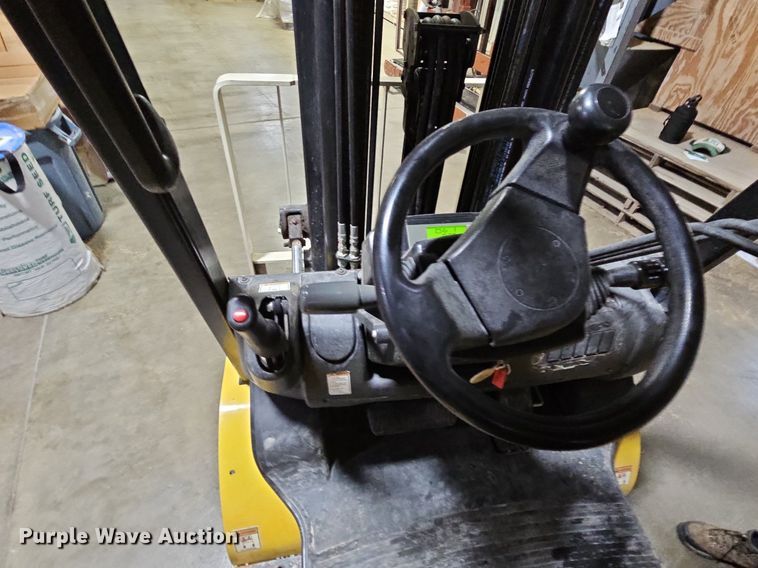 image for item DP2300 Yale GLP040MXNEAE084  forklift