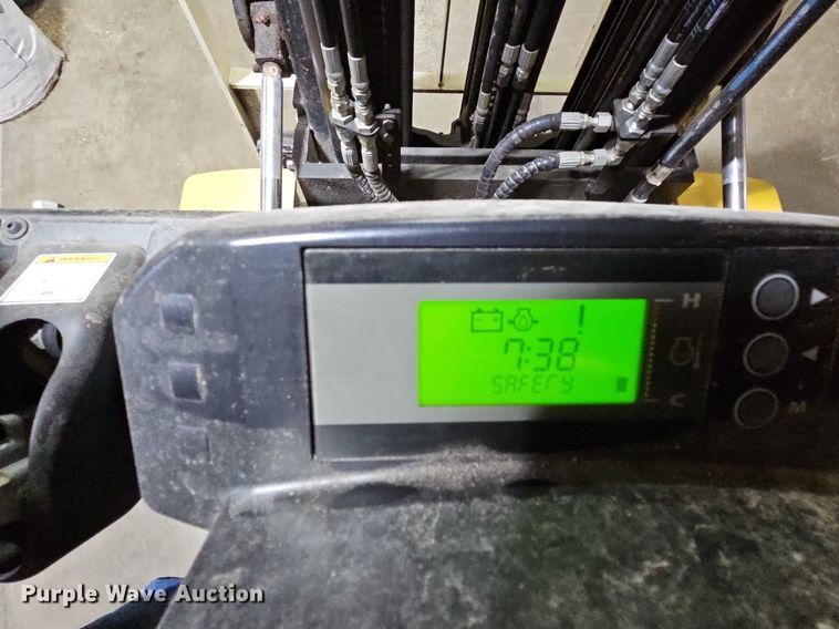 image for item DP2300 Yale GLP040MXNEAE084  forklift