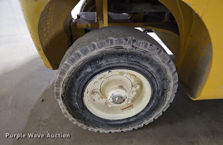 image for item DP2300 Yale GLP040MXNEAE084  forklift