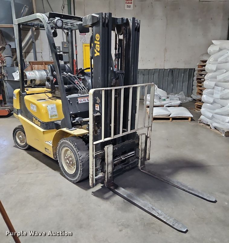 image for item DP2301 Yale GLP040MXNEAE084  forklift