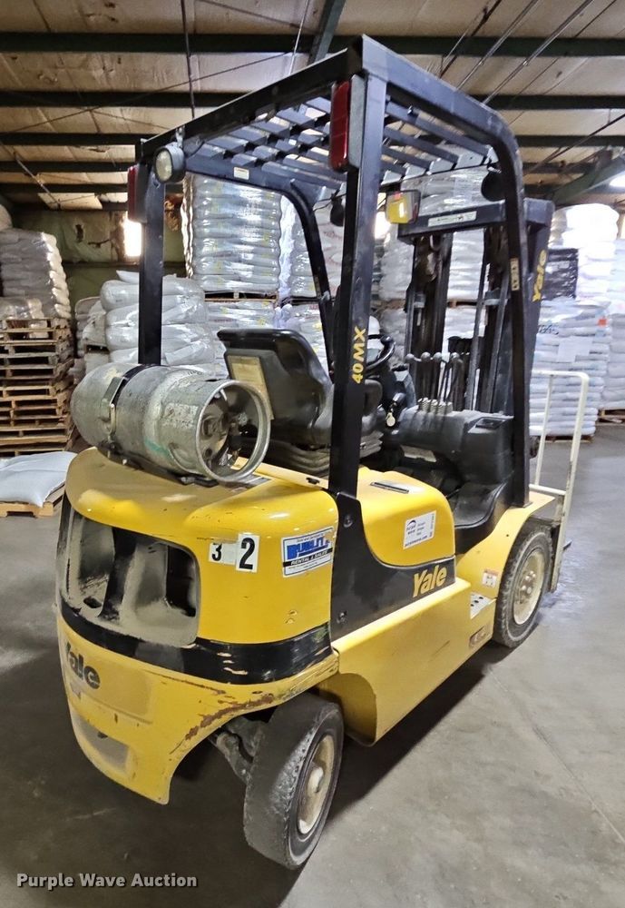 image for item DP2301 Yale GLP040MXNEAE084  forklift