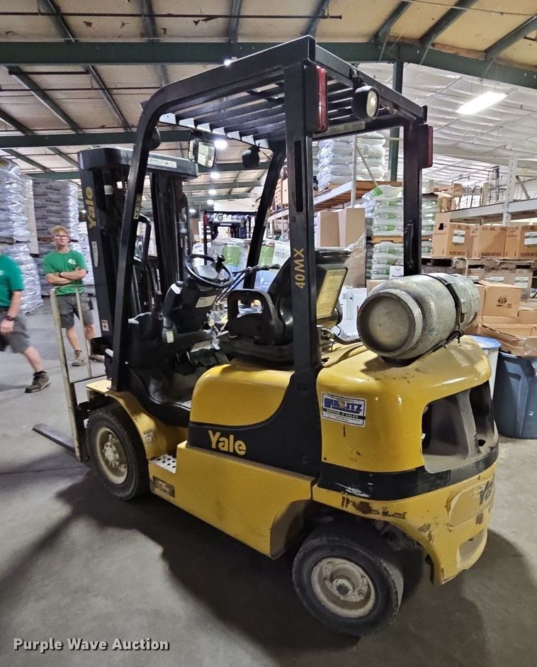image for item DP2301 Yale GLP040MXNEAE084  forklift