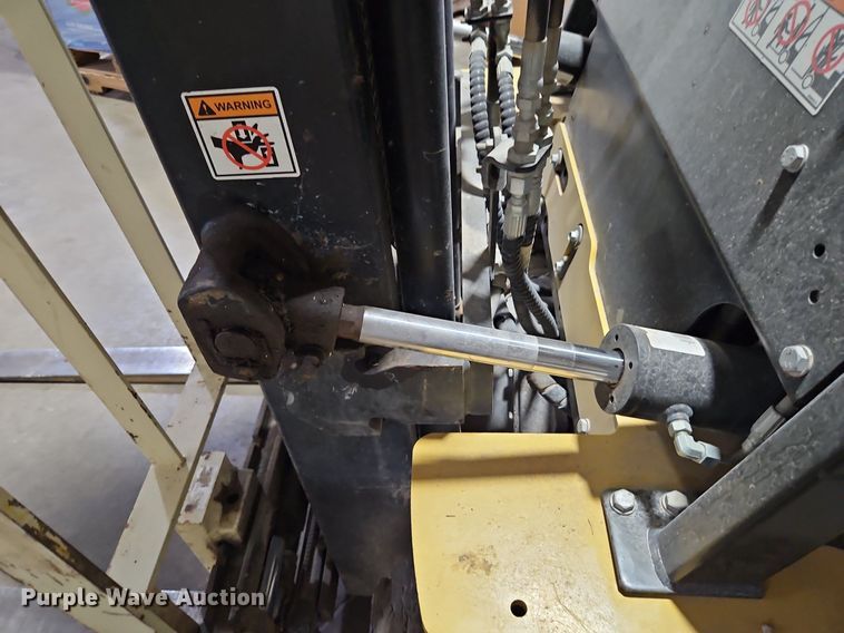 image for item DP2301 Yale GLP040MXNEAE084  forklift