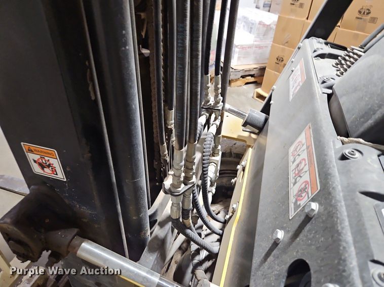 image for item DP2301 Yale GLP040MXNEAE084  forklift