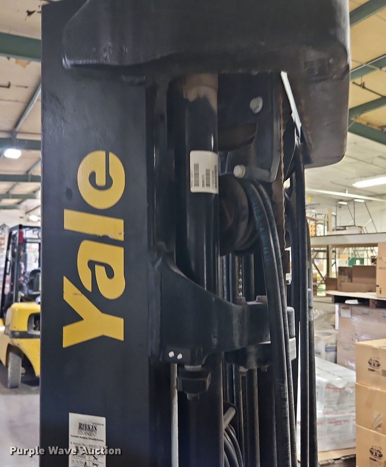image for item DP2301 Yale GLP040MXNEAE084  forklift