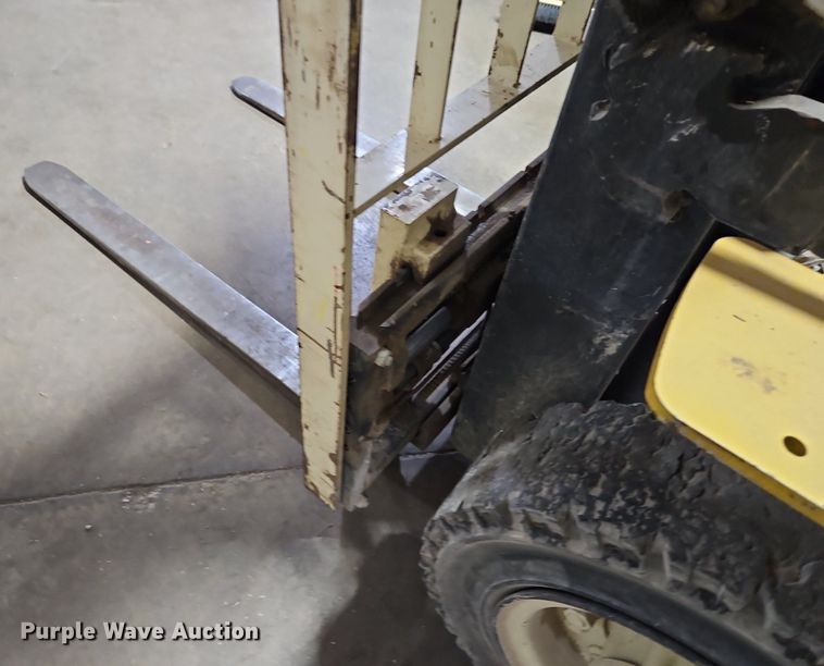 image for item DP2301 Yale GLP040MXNEAE084  forklift