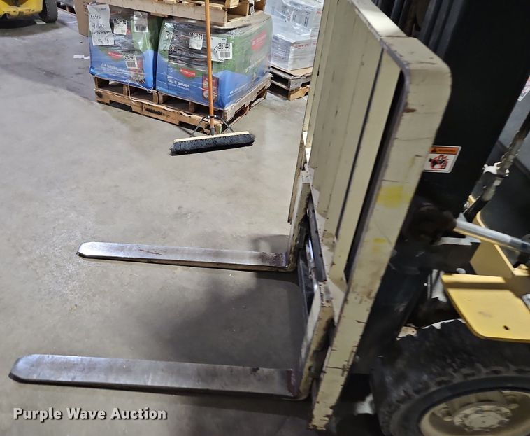 image for item DP2301 Yale GLP040MXNEAE084  forklift