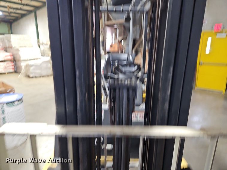 image for item DP2301 Yale GLP040MXNEAE084  forklift