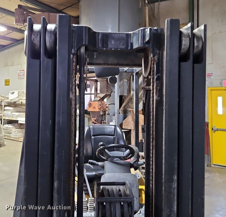 image for item DP2301 Yale GLP040MXNEAE084  forklift