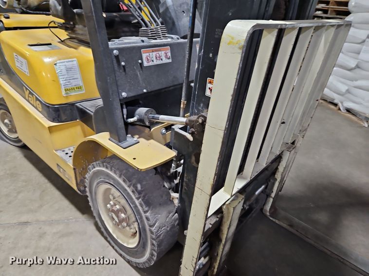 image for item DP2301 Yale GLP040MXNEAE084  forklift