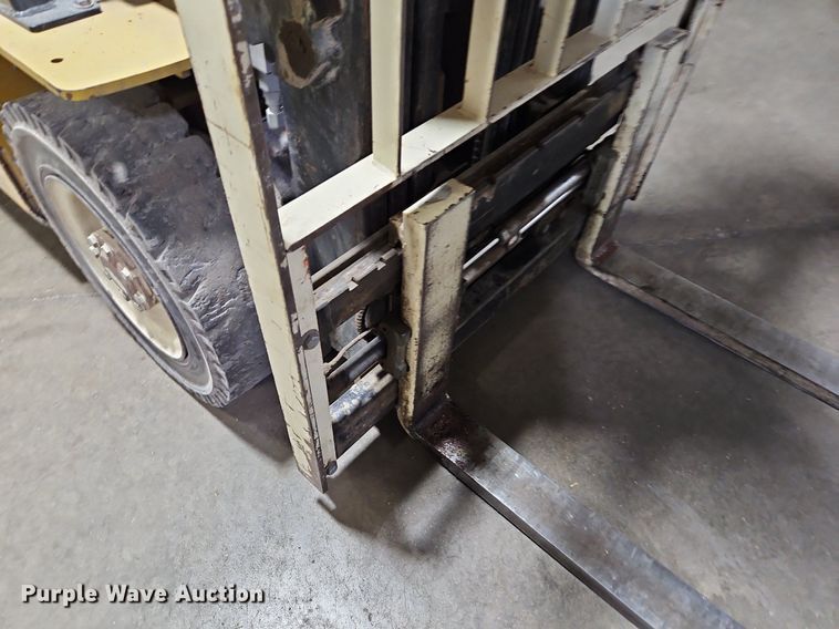 image for item DP2301 Yale GLP040MXNEAE084  forklift