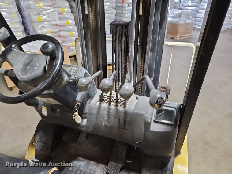 image for item DP2301 Yale GLP040MXNEAE084  forklift