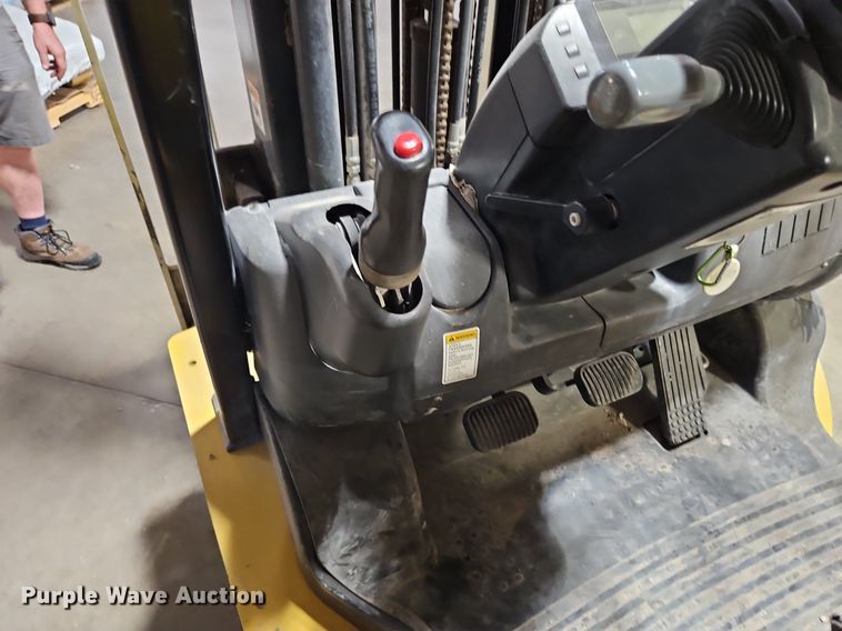 image for item DP2301 Yale GLP040MXNEAE084  forklift