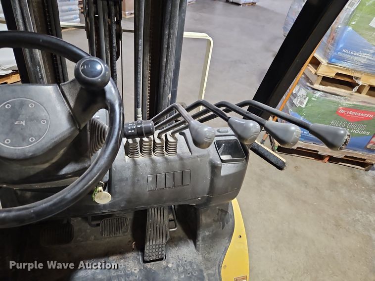 image for item DP2301 Yale GLP040MXNEAE084  forklift