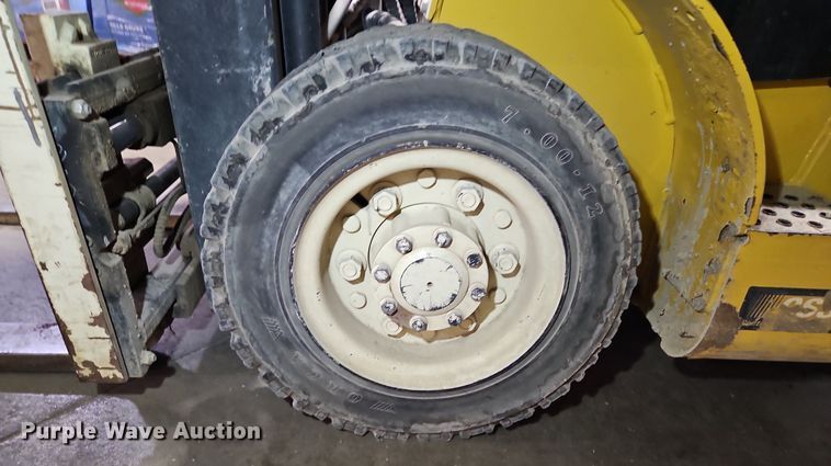 image for item DP2301 Yale GLP040MXNEAE084  forklift