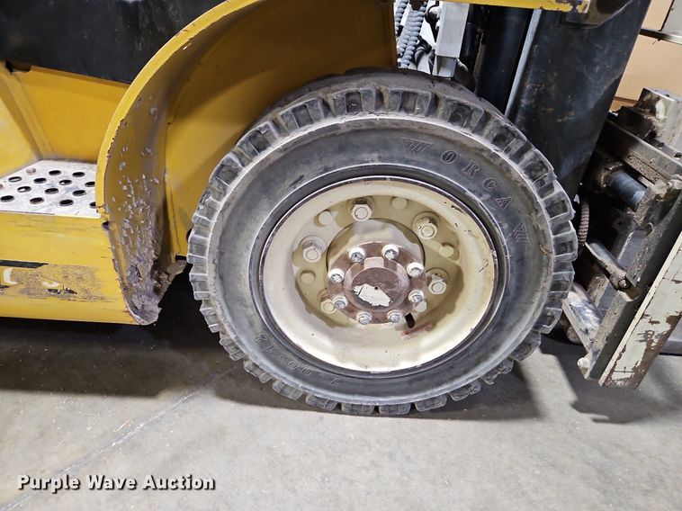 image for item DP2301 Yale GLP040MXNEAE084  forklift