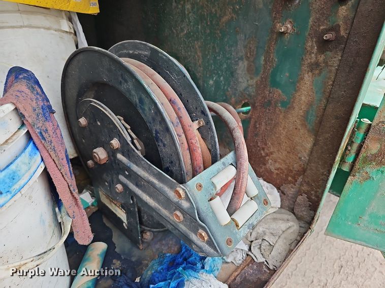 image for item DQ0093 2001 International 4700  septic truck