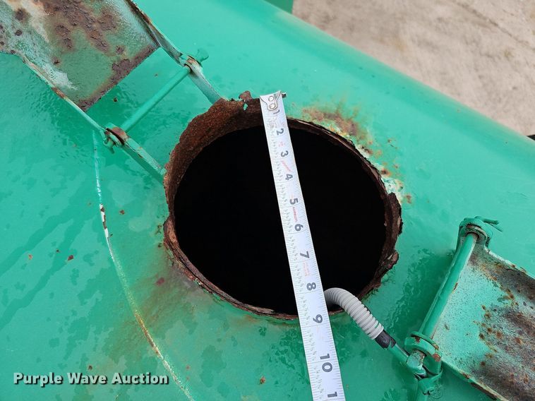 image for item DQ0093 2001 International 4700  septic truck