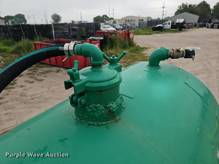 image for item DQ0093 2001 International 4700  septic truck