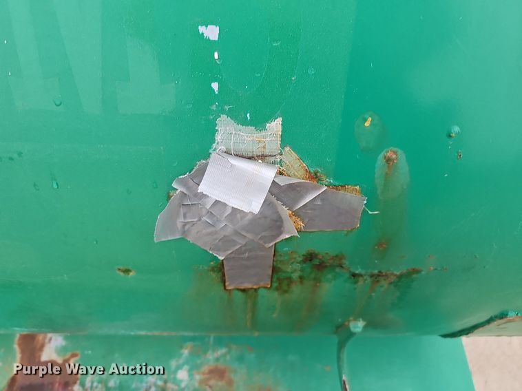 image for item DQ0093 2001 International 4700  septic truck