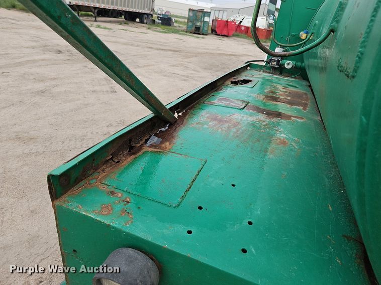 image for item DQ0093 2001 International 4700  septic truck