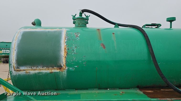 image for item DQ0093 2001 International 4700  septic truck