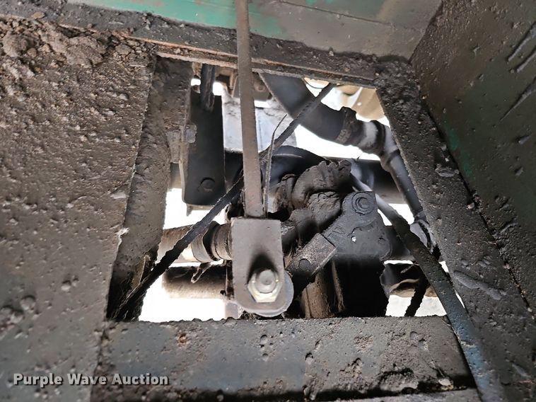 image for item DQ0093 2001 International 4700  septic truck