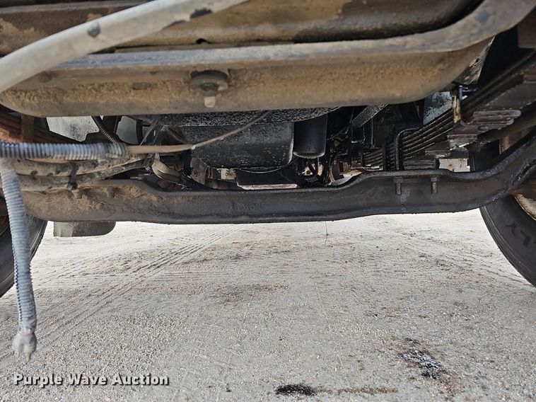 image for item DQ0093 2001 International 4700  septic truck