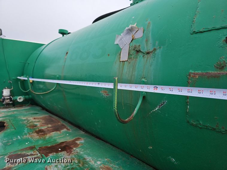 image for item DQ0093 2001 International 4700  septic truck