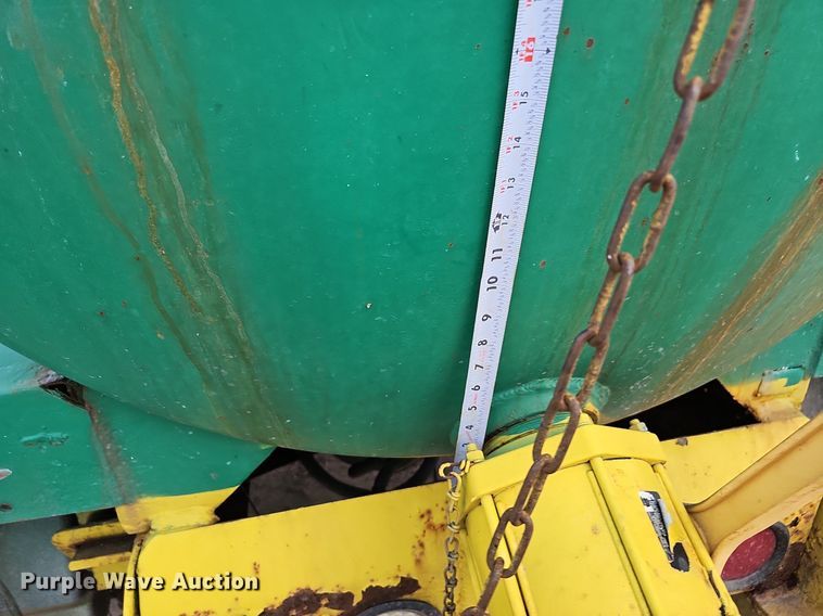 image for item DQ0093 2001 International 4700  septic truck