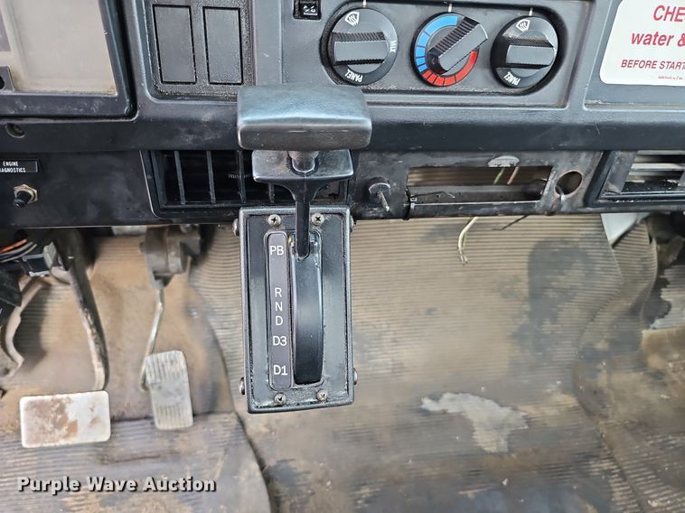 image for item DQ0093 2001 International 4700  septic truck