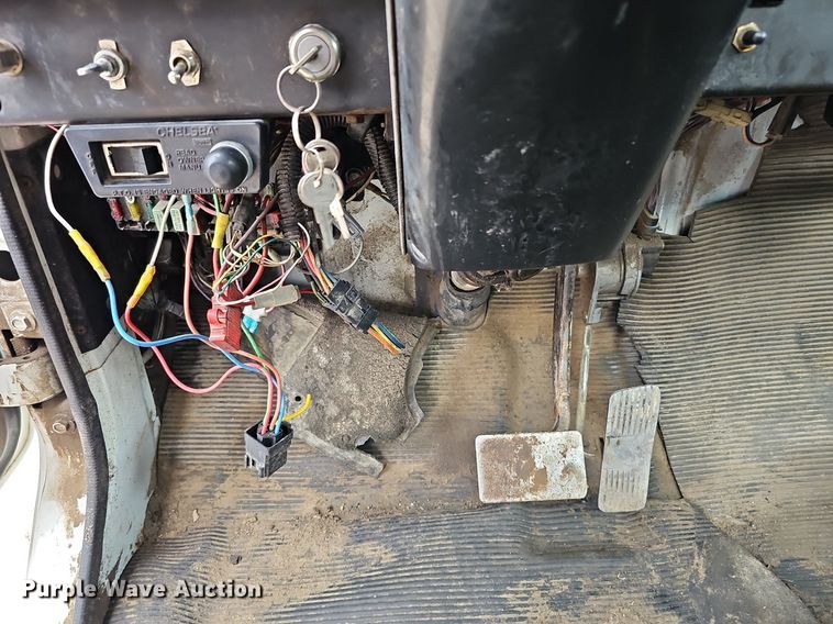 image for item DQ0093 2001 International 4700  septic truck