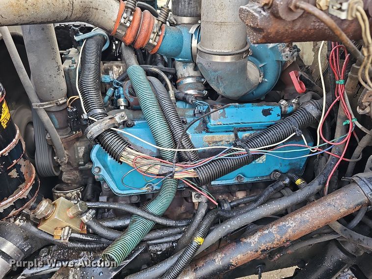 image for item DQ0093 2001 International 4700  septic truck