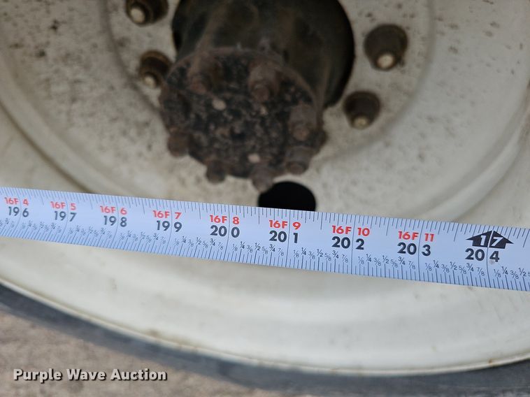 image for item DQ0093 2001 International 4700  septic truck