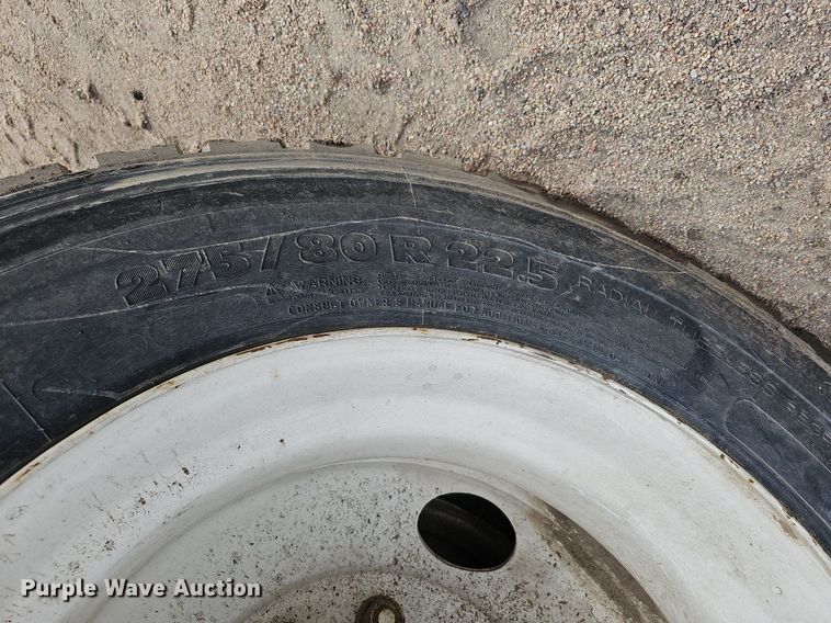 image for item DQ0093 2001 International 4700  septic truck