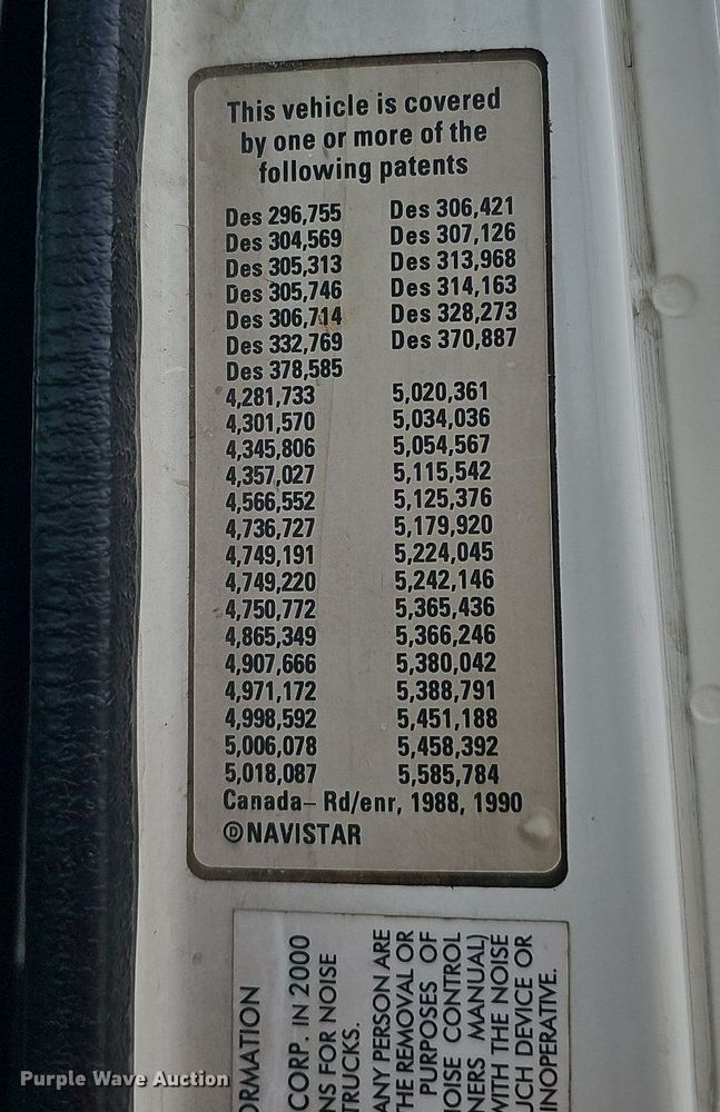 image for item DQ0093 2001 International 4700  septic truck