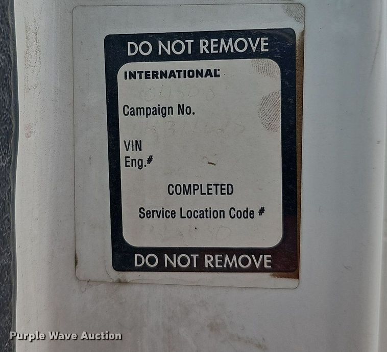 image for item DQ0093 2001 International 4700  septic truck