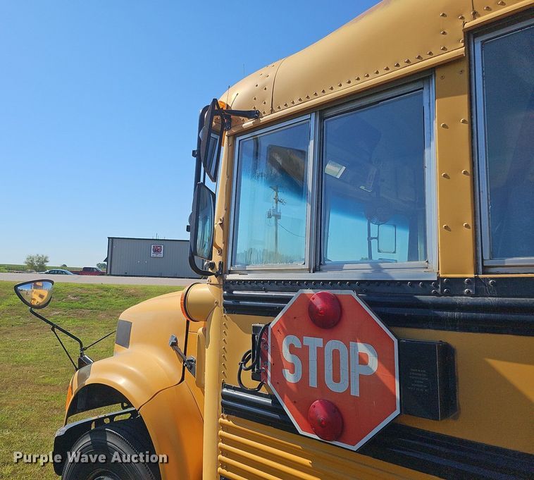 image for item DQ0118 1991 Thomas Built  school bus