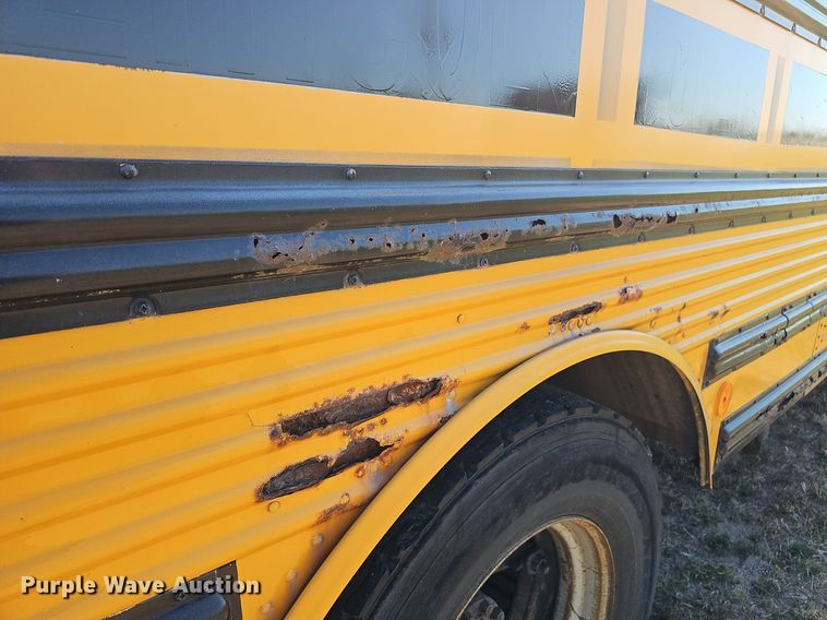 image for item DQ0118 1991 Thomas Built  school bus