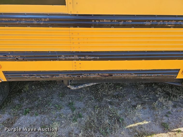 image for item DQ0118 1991 Thomas Built  school bus