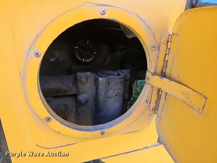 image for item DQ0118 1991 Thomas Built  school bus