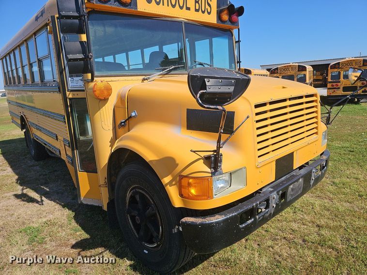 image for item DQ0118 1991 Thomas Built  school bus