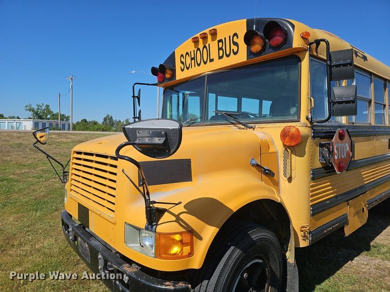 image for item DQ0118 1991 Thomas Built  school bus