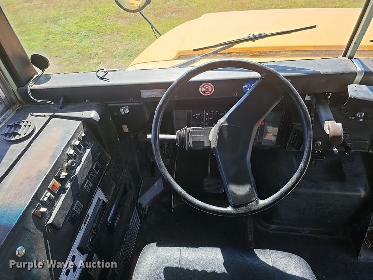 image for item DQ0118 1991 Thomas Built  school bus