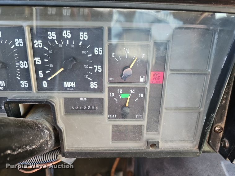 image for item DQ0118 1991 Thomas Built  school bus