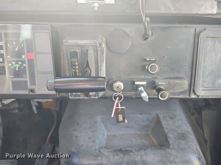 image for item DQ0118 1991 Thomas Built  school bus