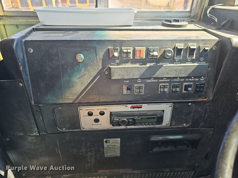 image for item DQ0118 1991 Thomas Built  school bus