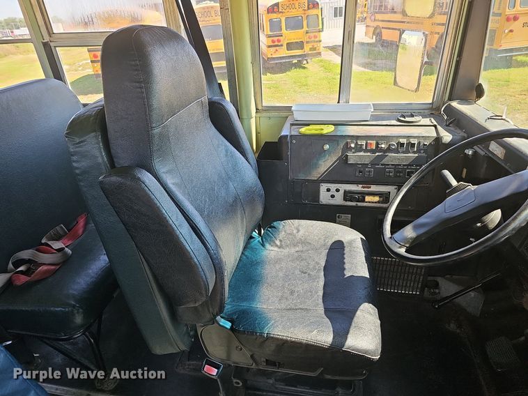 image for item DQ0118 1991 Thomas Built  school bus