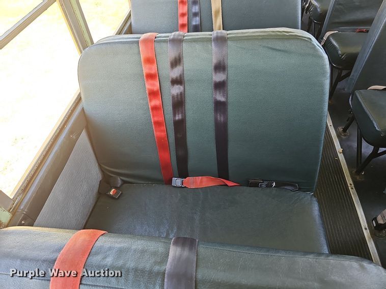 image for item DQ0118 1991 Thomas Built  school bus