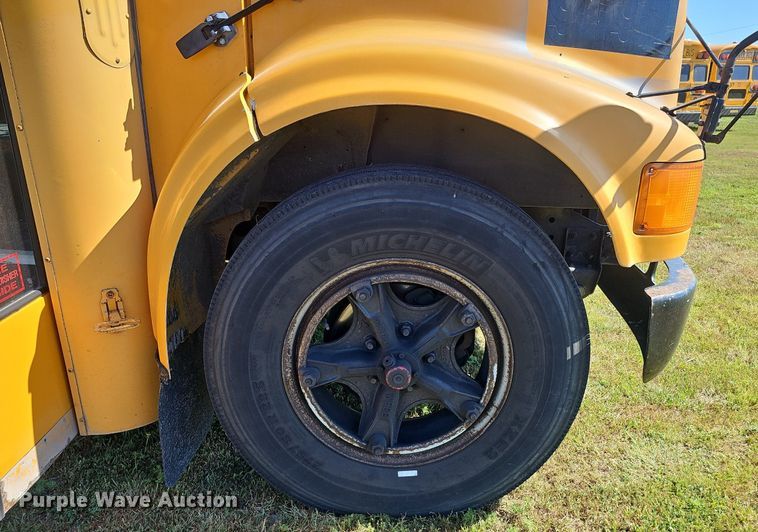 image for item DQ0118 1991 Thomas Built  school bus